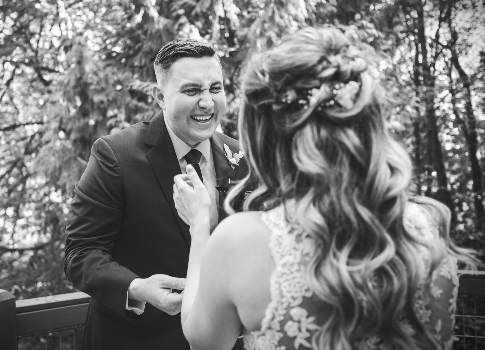 Storytelling wedding film moment — when the couple first look each other in Seattle by MXBloom Films Storytelling wedding film moment — when the couple first look each other in Seattle by MXBloom Films